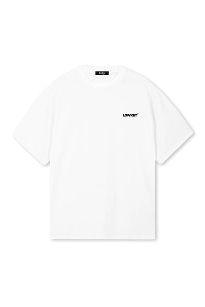 Lowkey® Heavy Oversized Plain Tee Weiß – Vorderansicht mit LOWKEY-Print auf der Brust